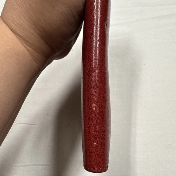 HOBO Vintage Photo Album in Rich Burgundy - Picture 7 of 7